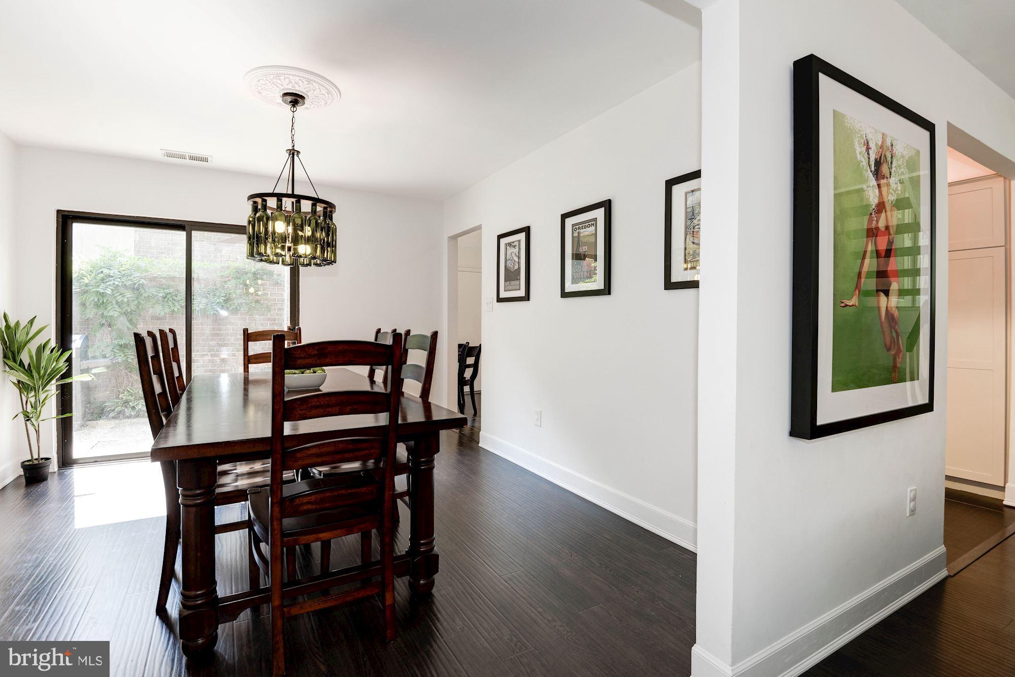 11396 Fairway Drive Reston, VA 20190 - Photo 10 of 45 ...and sliding glass doors - so bright!