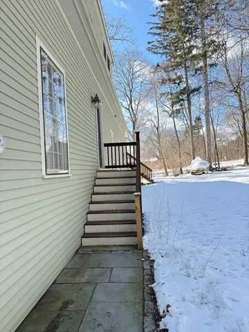 $1,900 | 4 Cogswell Street, Unit 1, Ipswich, MA 01938