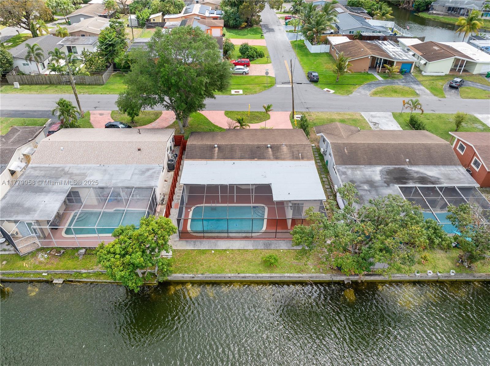 6637 Ficus Drive Miramar, FL 33023 - Photo 30 of 32