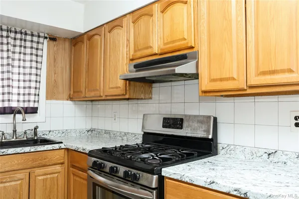 $3,000 | 13 Regina Place, Yonkers, NY 10703