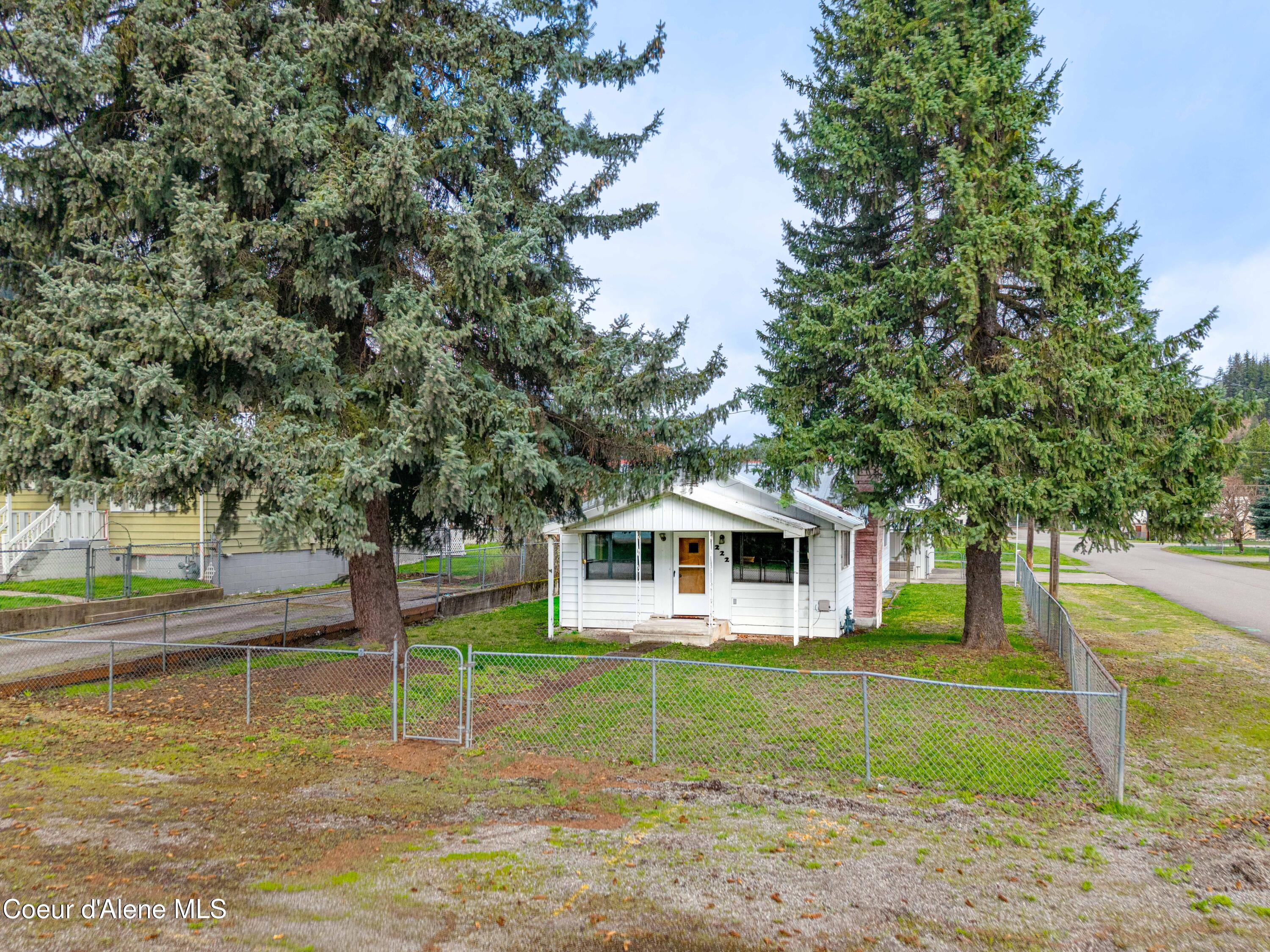 222 North Fourth Street Osburn, ID 83849 - Photo 4 of 20 222 N-6