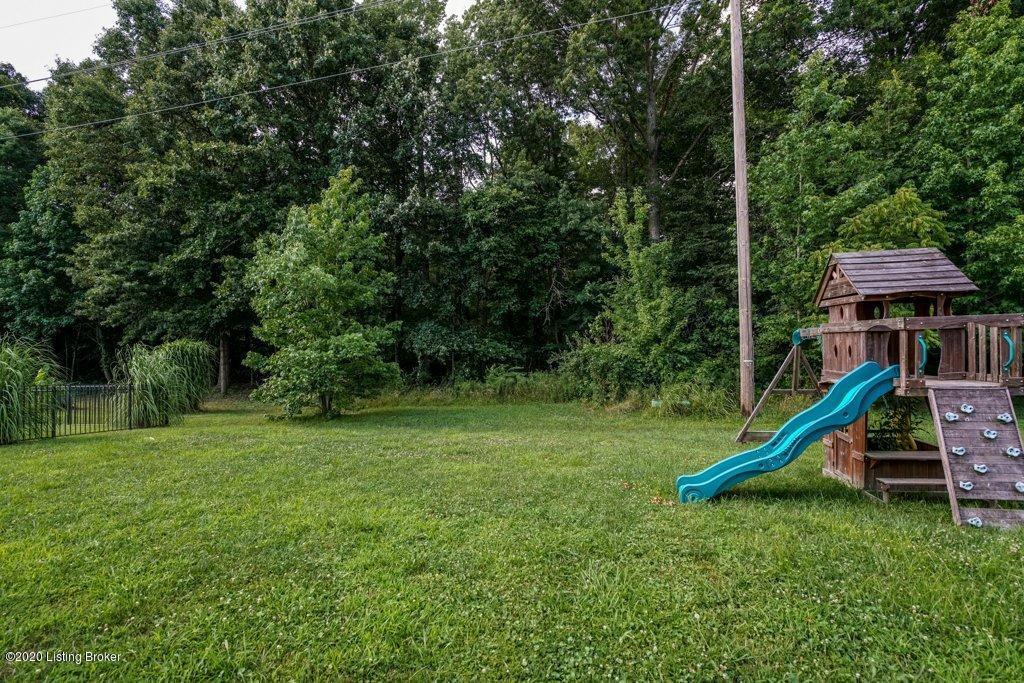 8217 Adams Run Road Louisville, KY 40228 - Photo 29 of 31 029-8217-29_m