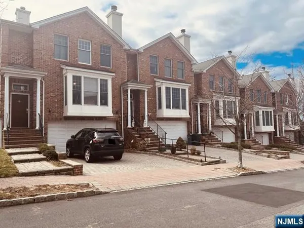 $4,200 | 428 Grandview Place, Unit 428, Fort Lee, NJ 07024