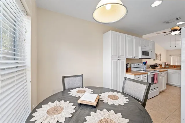 $214,900 | 5436 Admiral Way, Unit 2, Oxford, FL 34484