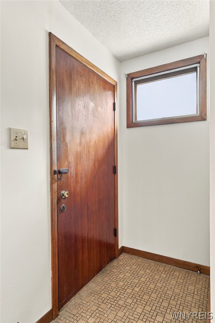 633 Brighton Road Tonawanda, NY 14150 - Photo 3 of 34 Gallery Image 3
