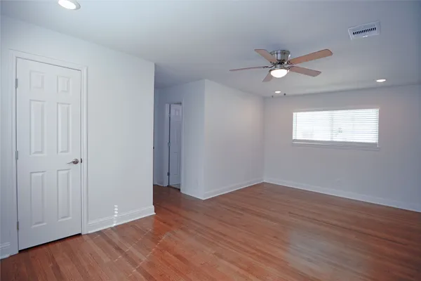 $3,000 | 8006 Richmond Avenue, Houston, TX 77063