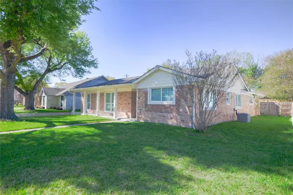 $3,000 | 8006 Richmond Avenue, Houston, TX 77063