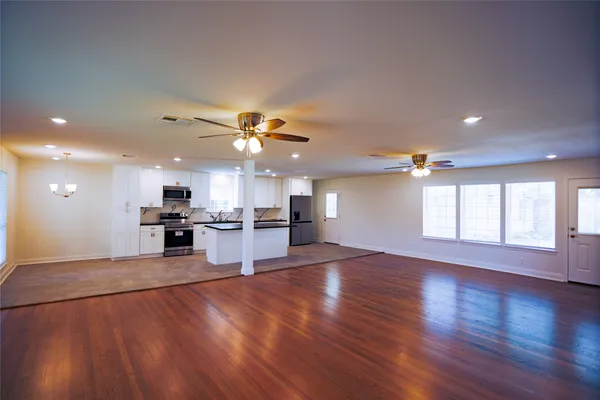 $3,000 | 8006 Richmond Avenue, Houston, TX 77063
