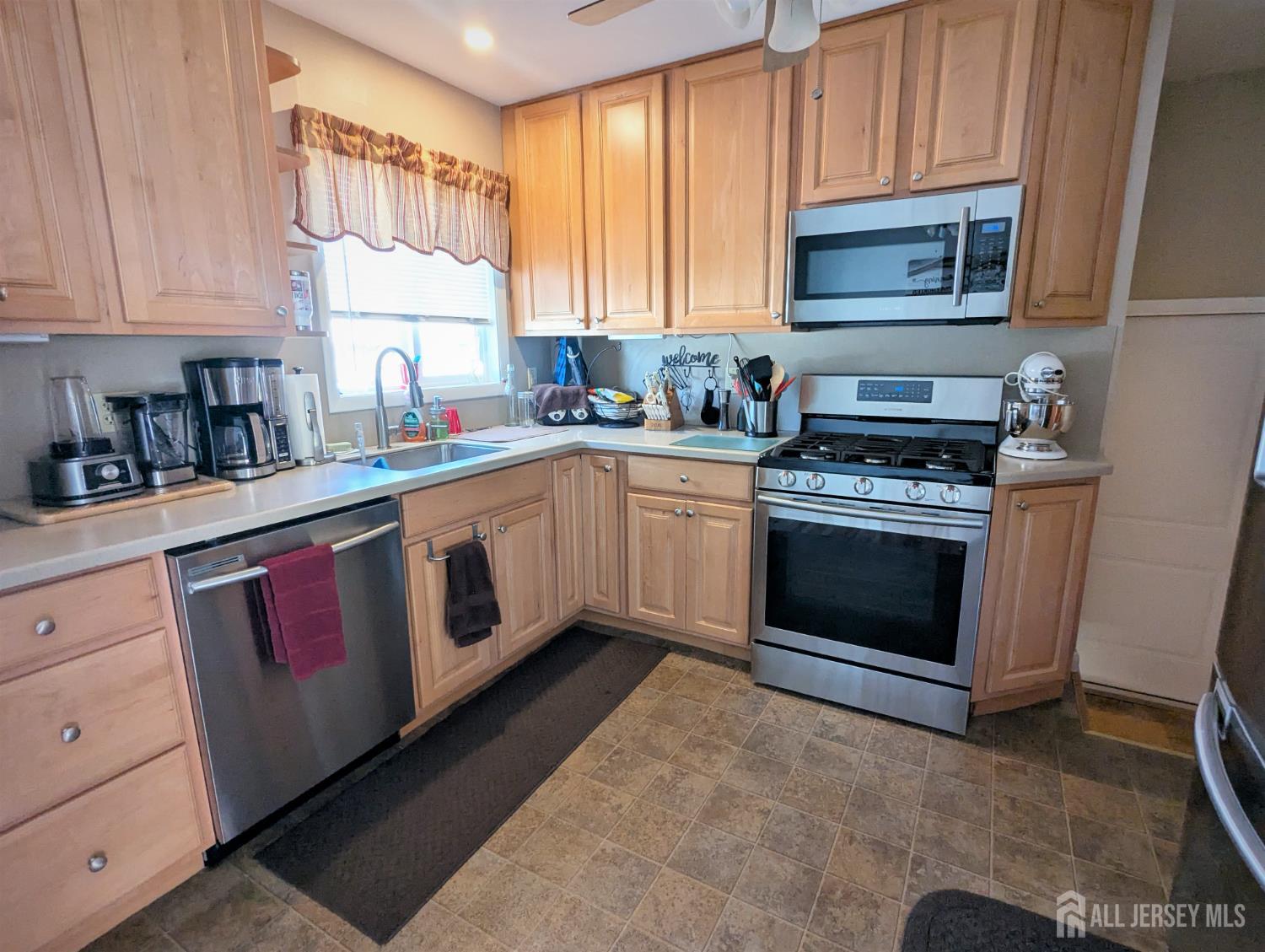 370 Marlboro Road Old Bridge, NJ 08857 - Photo 8 of 26