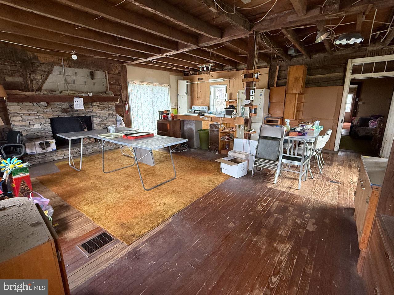 1 Prospect Road Strasburg, PA 17579 - Photo 21 of 66 a view of a patio with a table and chairs