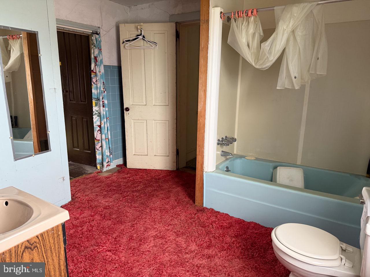 1 Prospect Road Strasburg, PA 17579 - Photo 34 of 66 a bathroom with a bathtub a toilet and a shower