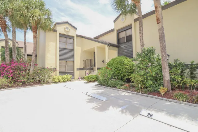 $2,120 | 3961 Southwest Greenwood Way, Unit E, Palm City, FL 34990