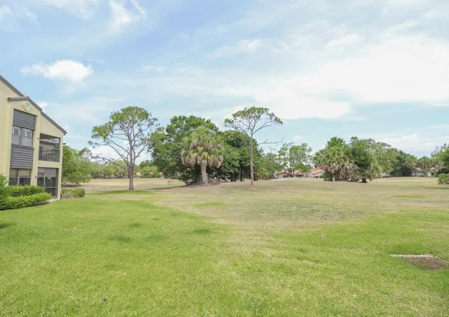 $2,120 | 3961 Southwest Greenwood Way, Unit E, Palm City, FL 34990