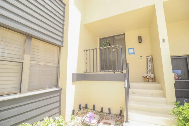 $2,120 | 3961 Southwest Greenwood Way, Unit E, Palm City, FL 34990