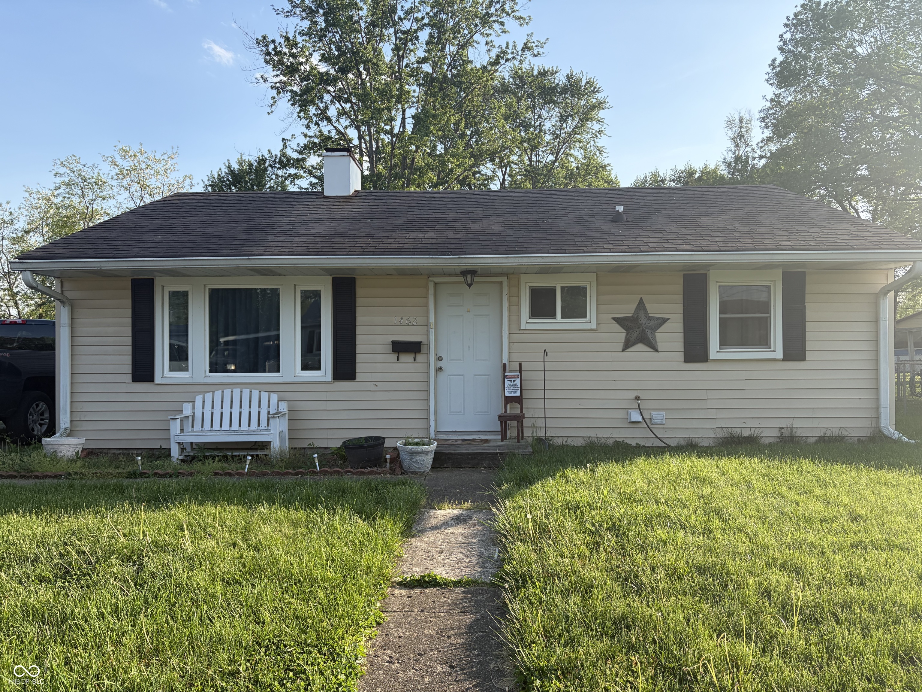 1462 Lochry Road Franklin, IN 46131 - Photo 2 of 22
