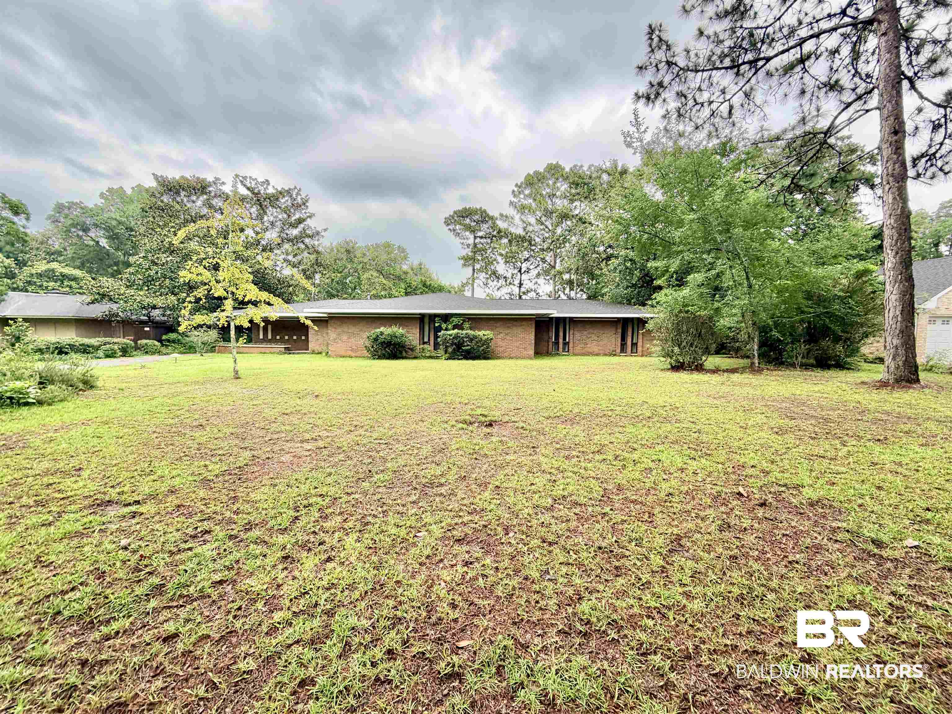 605 East Cumberland Road Mobile, AL 36608 - Photo 9 of 87