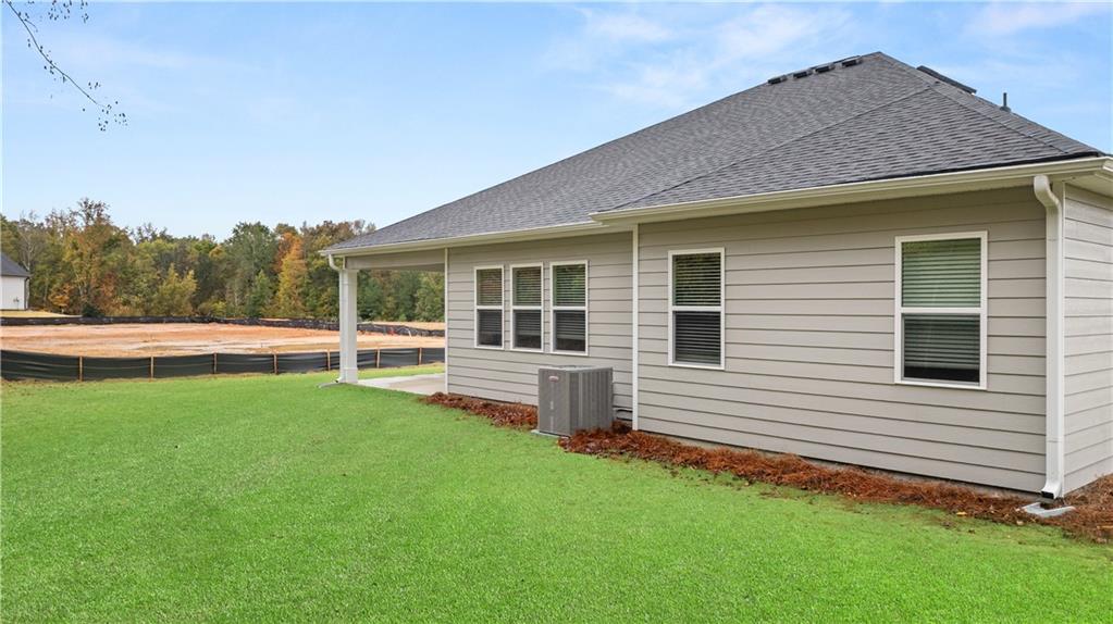 1171 Kingston Road Buckhead, GA 30625 - Photo 31 of 34 a view of a house with backyard