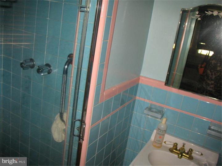 5714 Nassau Road Philadelphia, PA 19131 - Photo 12 of 13 Gallery Image 12
