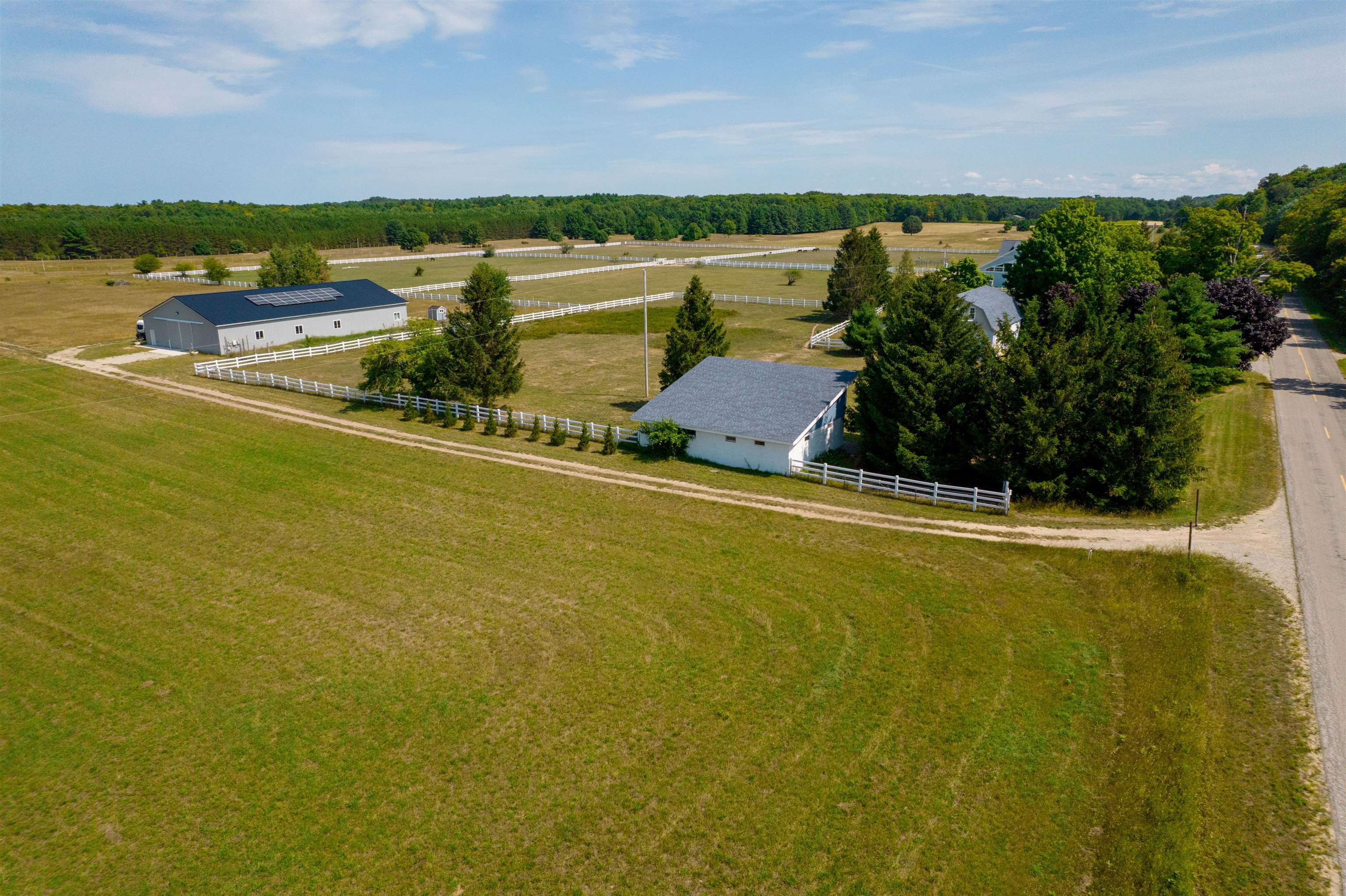 3619 Tompkins Road Traverse City, MI 49686 - Photo 15 of 68
