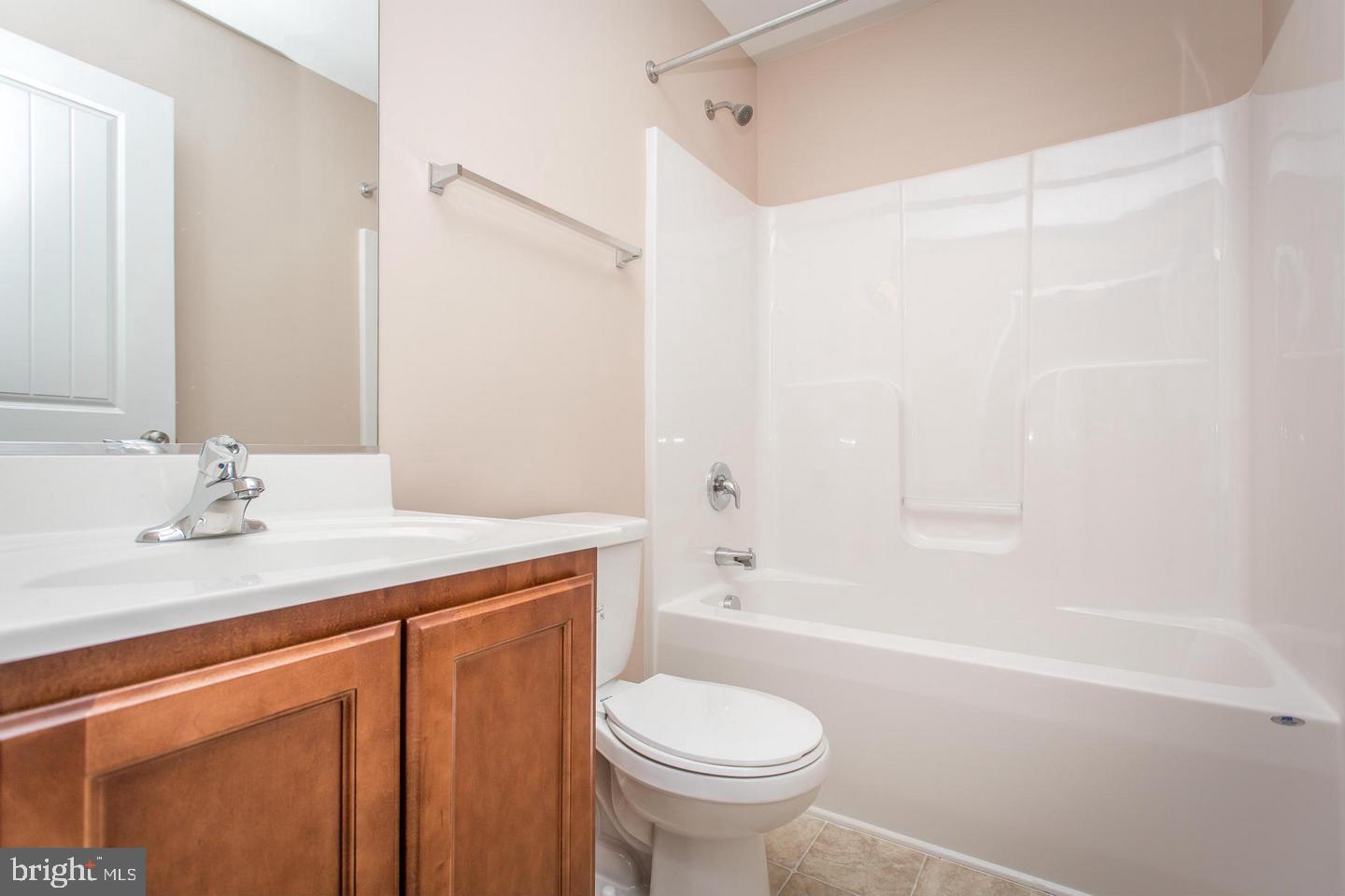 24 Columbia Road Colonial Beach, VA 22443 - Photo 11 of 13 Main Tub Shower Combo in the Hall