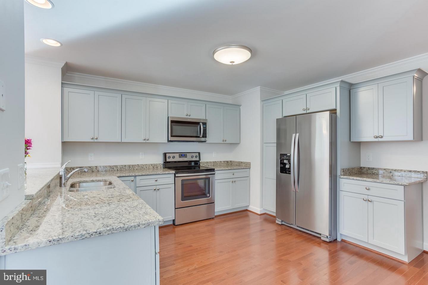 24 Columbia Road Colonial Beach, VA 22443 - Photo 3 of 13 Granite Standard SS Appliances Standard **Upgraded