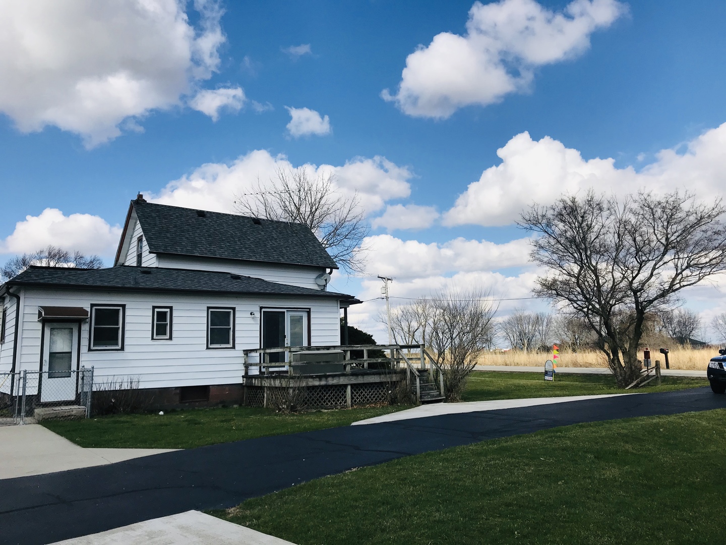 29939 Lukens Road Sycamore, IL 60178 - Photo 1 of 18 a front view of house with yard and green space