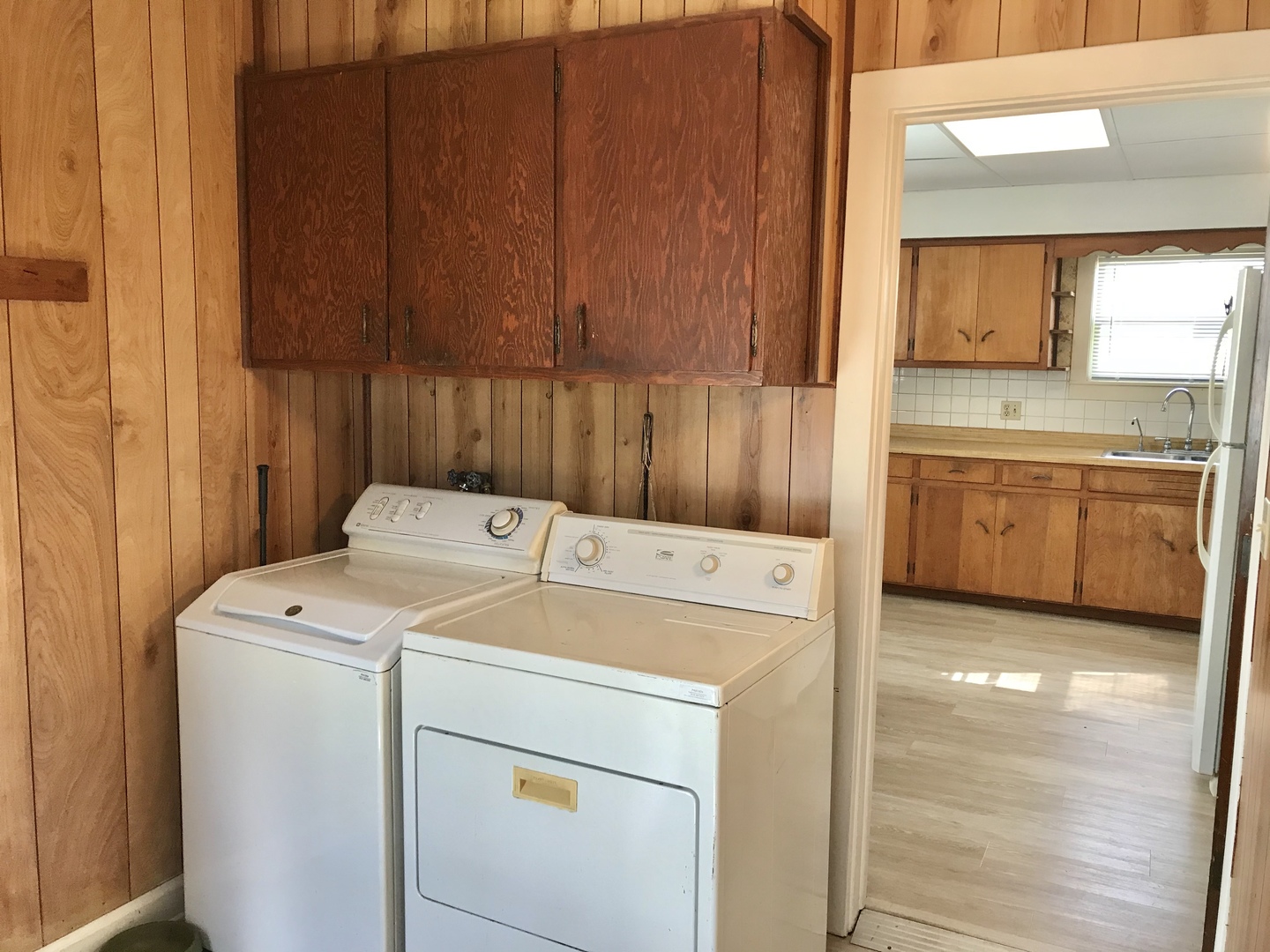 29939 Lukens Road Sycamore, IL 60178 - Photo 11 of 18 a utility room with dryer and washer