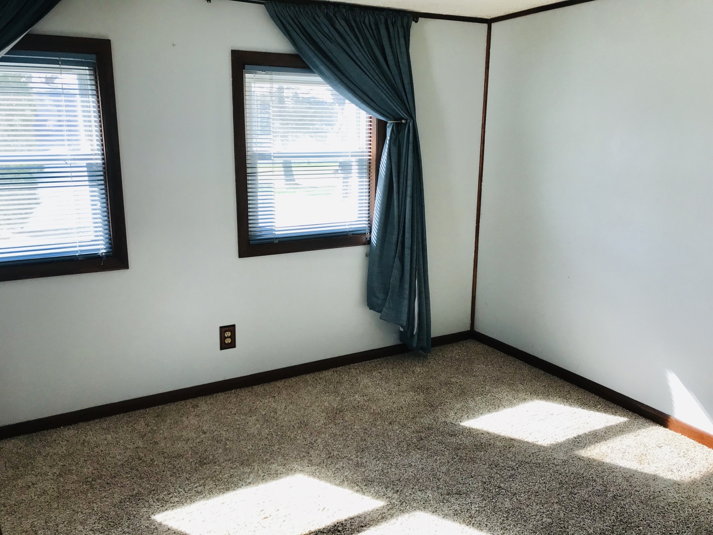 29939 Lukens Road Sycamore, IL 60178 - Photo 9 of 18 a view of an empty room with a window