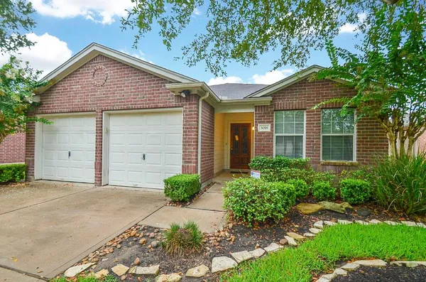 $2,250 | 3018 Red Stag Pass, Missouri City, TX 77459