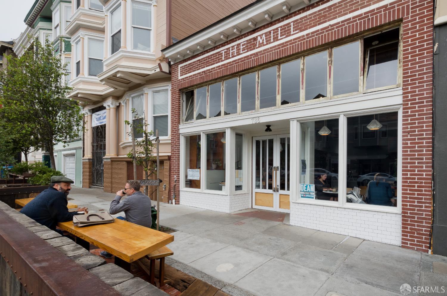972 Haight Street San Francisco, CA 94117 - Photo 36 of 47 a view of a building with many windows
