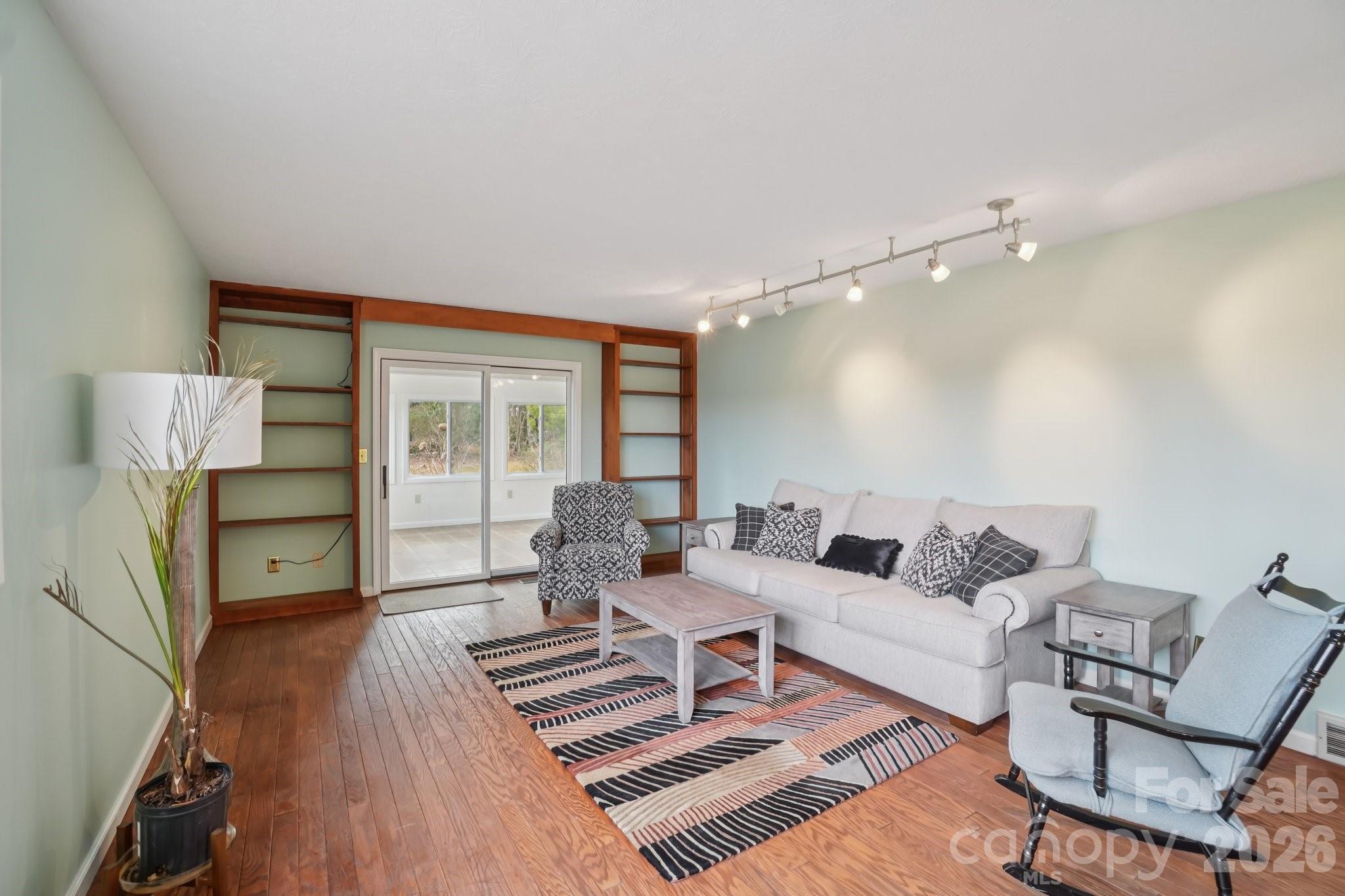 623 Owensby Road Hendersonville, NC 28792 - Photo 10 of 47