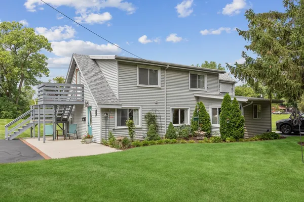 $1,275 | 300 Pauline Avenue, Unit B, Crystal Lake, IL 60014