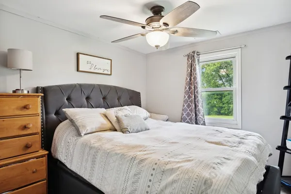 $1,275 | 300 Pauline Avenue, Unit B, Crystal Lake, IL 60014