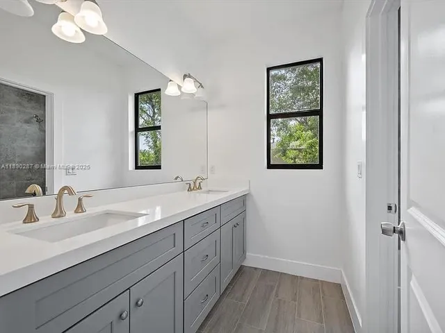 $500,000 | 141 West 16th Street, Riviera Beach, FL 33404