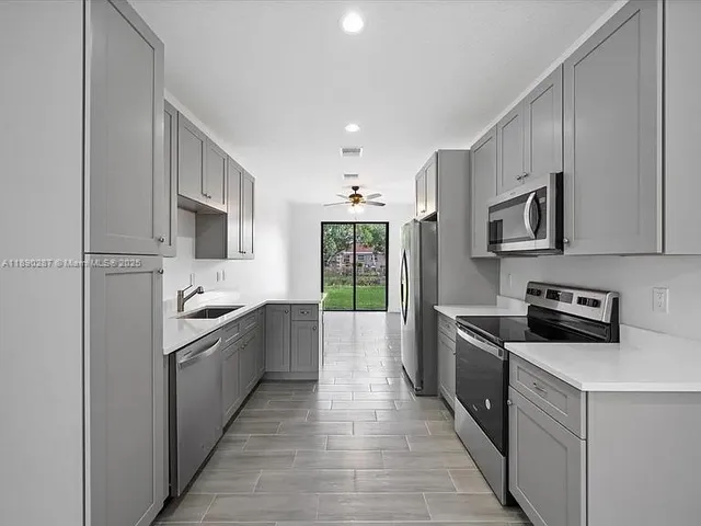 $500,000 | 141 West 16th Street, Riviera Beach, FL 33404