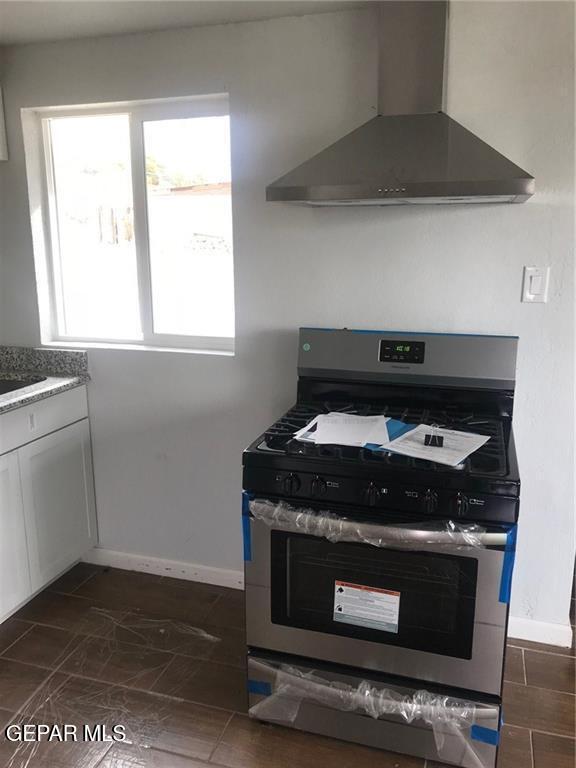 1246 Ranger Street El Paso, TX 79907 - Photo 3 of 10 KITCHEN