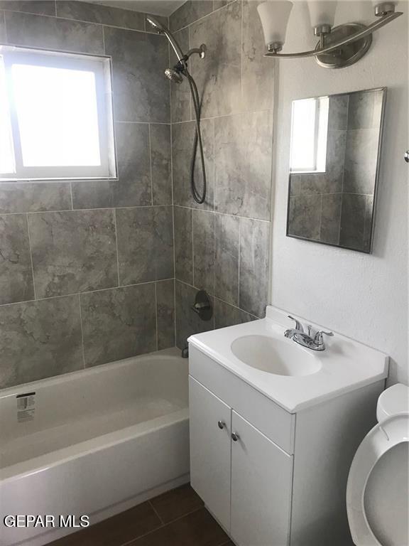 1246 Ranger Street El Paso, TX 79907 - Photo 9 of 10 BATHROOM