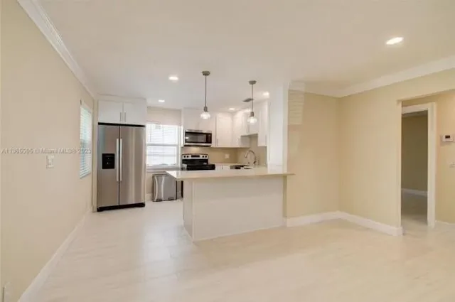 $2,400 | 414 Ocean Breeze, Lake Worth Beach, FL 33460