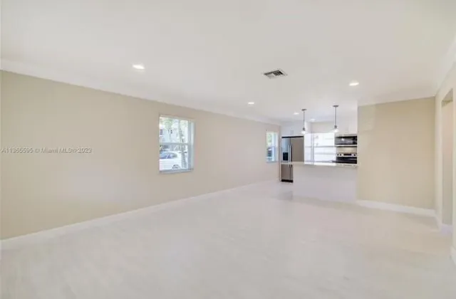 $2,400 | 414 Ocean Breeze, Lake Worth Beach, FL 33460