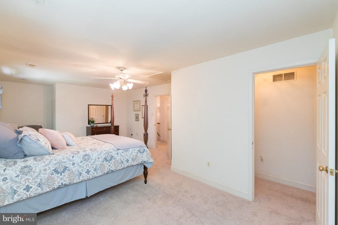 12612 Timber Grove Road Reisterstown, MD 21136 - Photo 18 of 28 another huge bedroom!