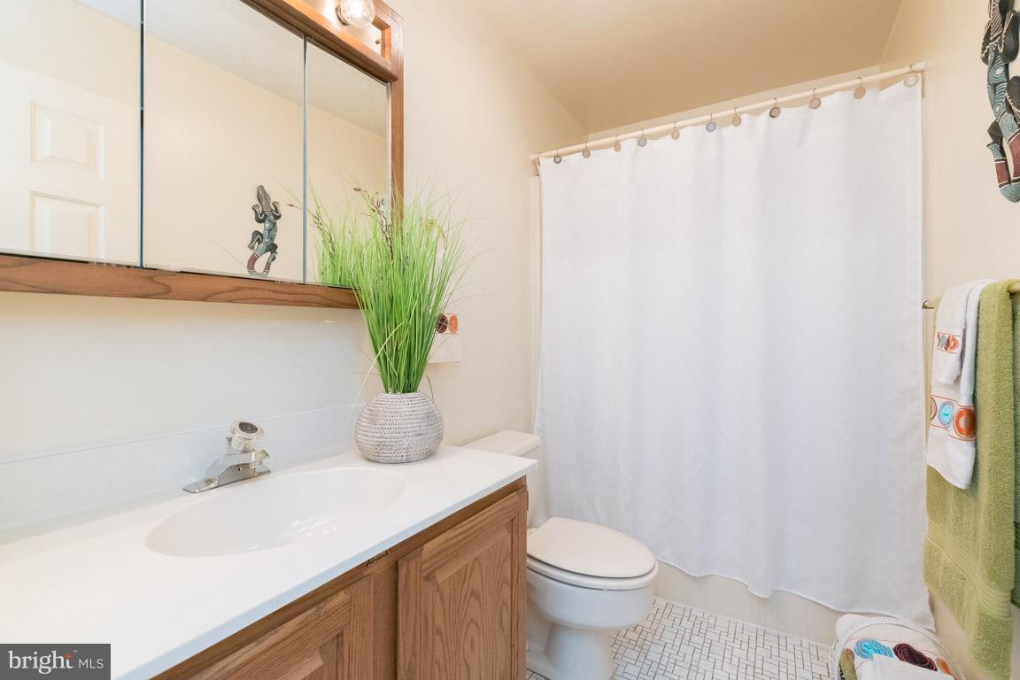12612 Timber Grove Road Reisterstown, MD 21136 - Photo 21 of 28 Bath