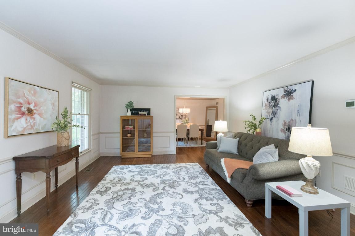 12612 Timber Grove Road Reisterstown, MD 21136 - Photo 5 of 28 Living Room