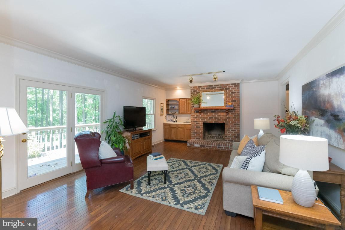 12612 Timber Grove Road Reisterstown, MD 21136 - Photo 9 of 28 Family Room