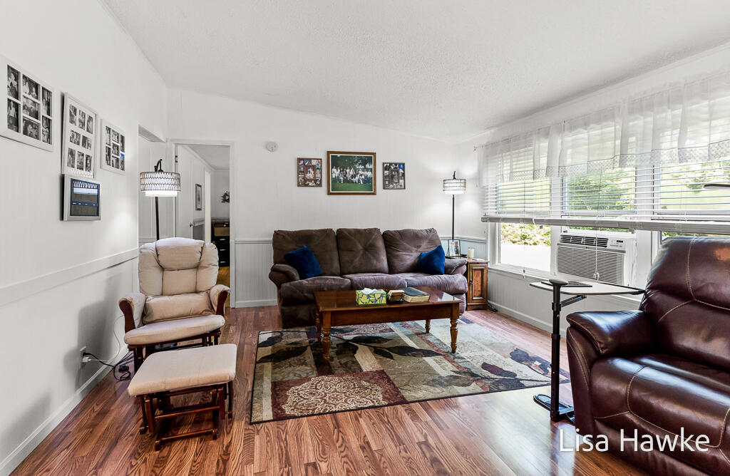 435 Farr Road Norton Shores, MI 49441 - Photo 8 of 49 435FarrRd-29LoRes