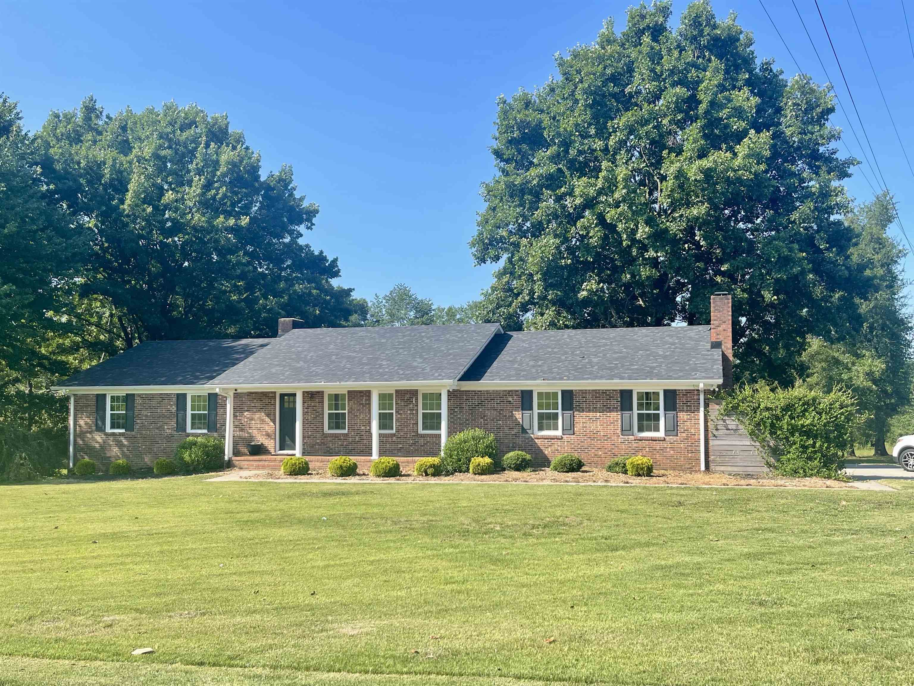 538 Burns Road Spartanburg, SC 29307 - Photo 1 of 33 Gallery Image 1