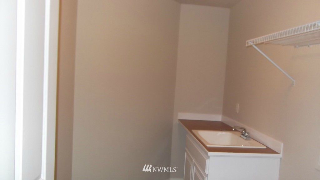 21325 37th Avenue Southeast Bothell, WA 98021 - Photo 15 of 16