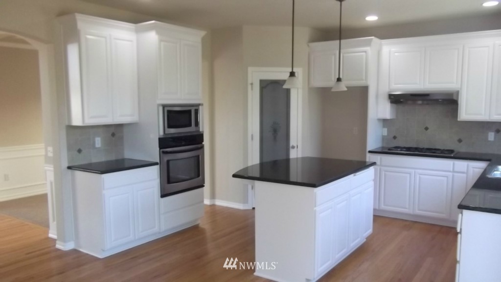 21325 37th Avenue Southeast Bothell, WA 98021 - Photo 9 of 16
