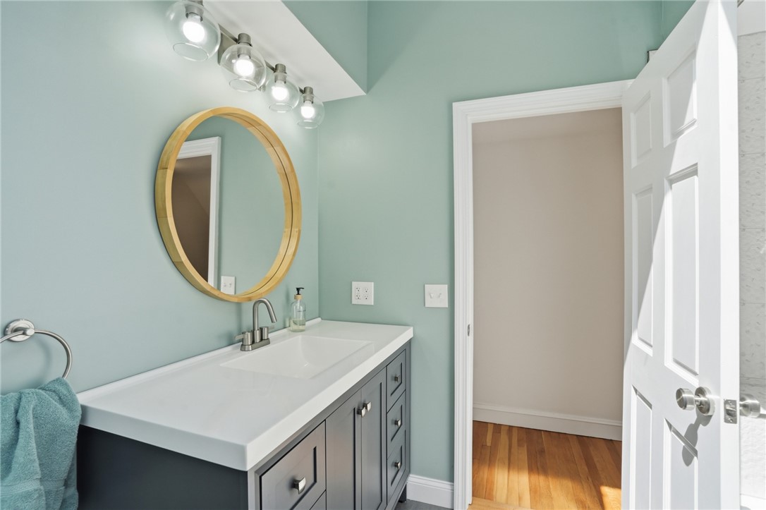 24 Wildflower Road Barrington, RI 02806 - Photo 30 of 50 Full Bath