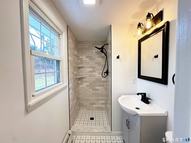 $584,900 | 148 Hyde Road, West Hartford, CT 06117