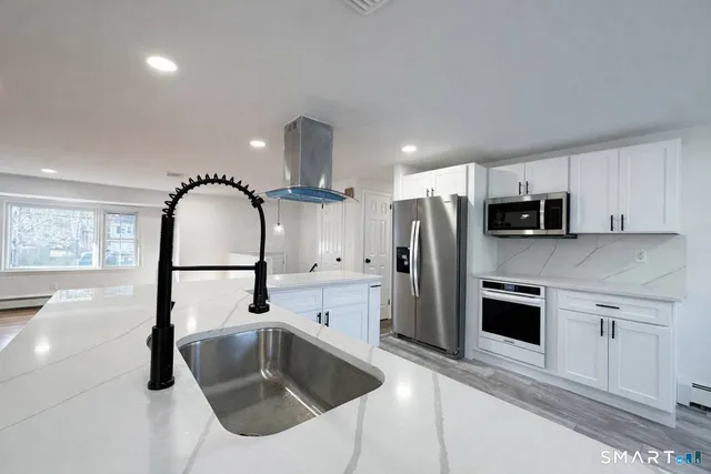 $584,900 | 148 Hyde Road, West Hartford, CT 06117